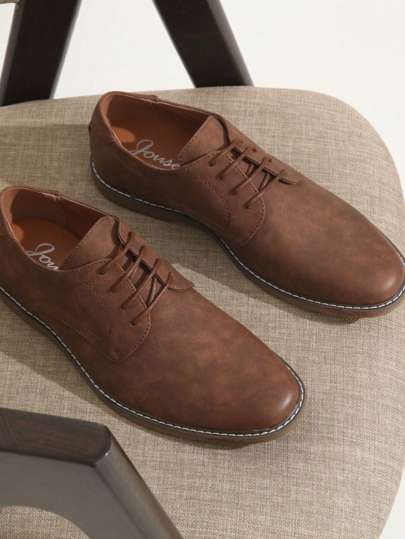 Men'S Shoes Smart - メンズ スエード カジュアル ドレスシューズ、ブラウンのシンプルなデザインのスエード オックスフォードシューズ、軽量でクラシックなビジネスフォーマル ダービーシューズ、快適で滑りにくい普段使いの靴、オフィス、デート、パーティー、結婚式など、さまざまなシーンで活躍するスマートカジュアルシューズ、休暇や誕生日のお祝いに最適なギフト。